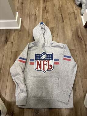 NFL Shield Logo Grey Heather Pullover Hoodie with Striped Sleeves Size Medium